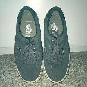 🎁🎄WINTER SALE❄️☃️ EUC grey vans